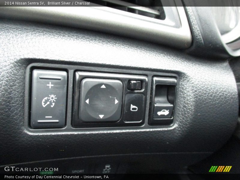 Brilliant Silver / Charcoal 2014 Nissan Sentra SV