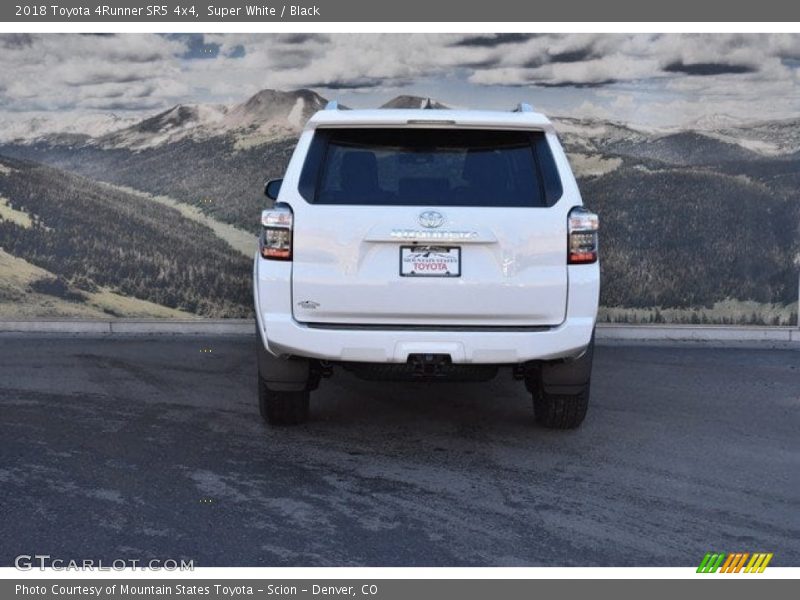 Super White / Black 2018 Toyota 4Runner SR5 4x4