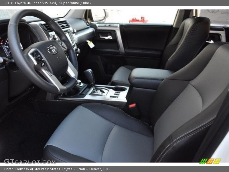Super White / Black 2018 Toyota 4Runner SR5 4x4
