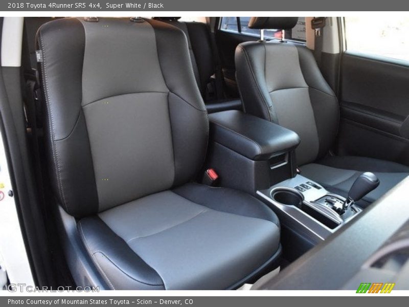 Super White / Black 2018 Toyota 4Runner SR5 4x4