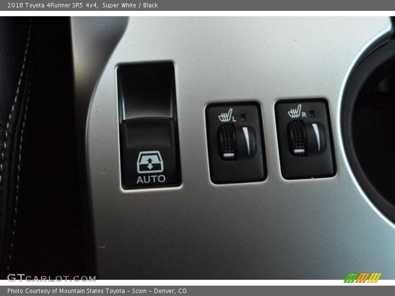 Super White / Black 2018 Toyota 4Runner SR5 4x4