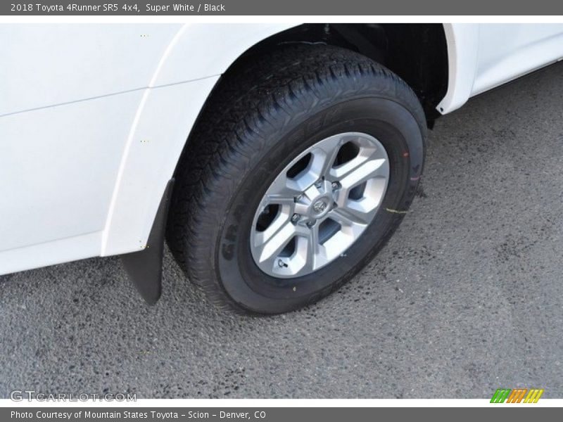 Super White / Black 2018 Toyota 4Runner SR5 4x4