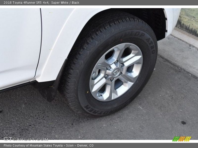 Super White / Black 2018 Toyota 4Runner SR5 4x4