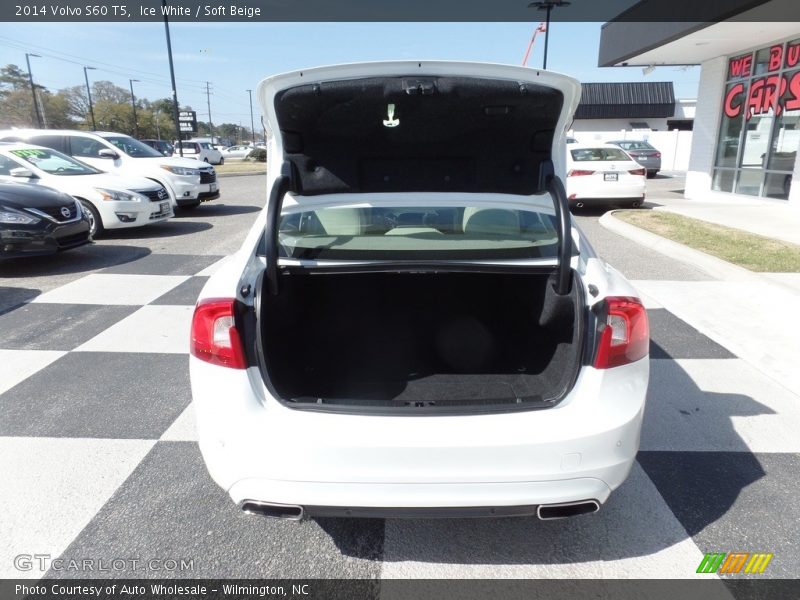 Ice White / Soft Beige 2014 Volvo S60 T5