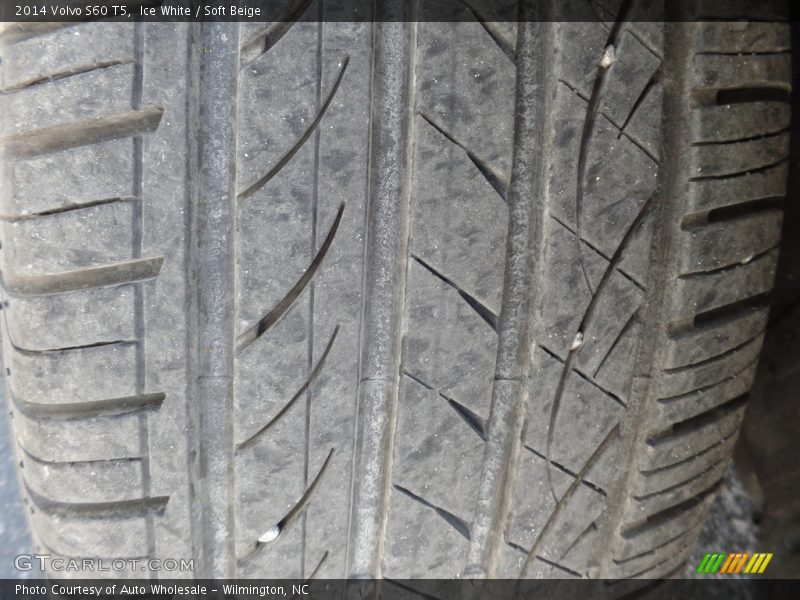 Ice White / Soft Beige 2014 Volvo S60 T5
