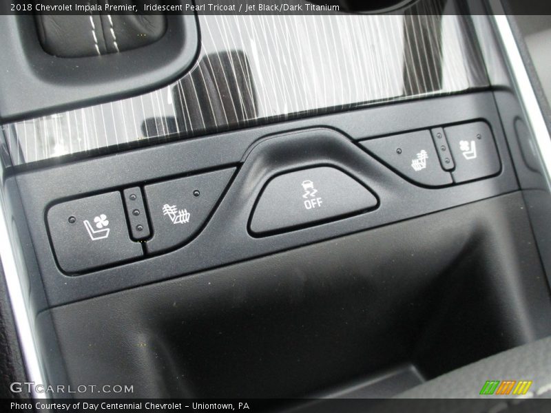 Iridescent Pearl Tricoat / Jet Black/Dark Titanium 2018 Chevrolet Impala Premier