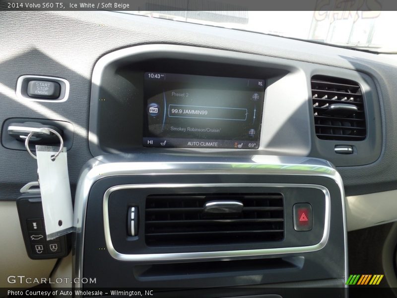 Ice White / Soft Beige 2014 Volvo S60 T5