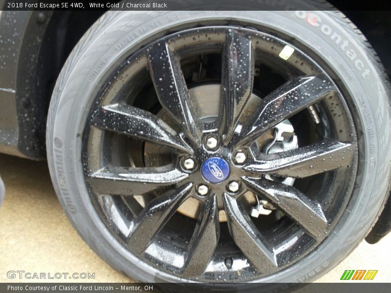 White Gold / Charcoal Black 2018 Ford Escape SE 4WD