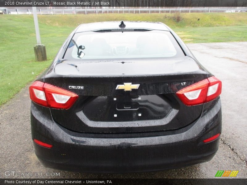 Mosaic Black Metallic / Jet Black 2018 Chevrolet Cruze LT