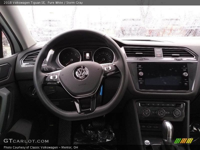 Pure White / Storm Gray 2018 Volkswagen Tiguan SE