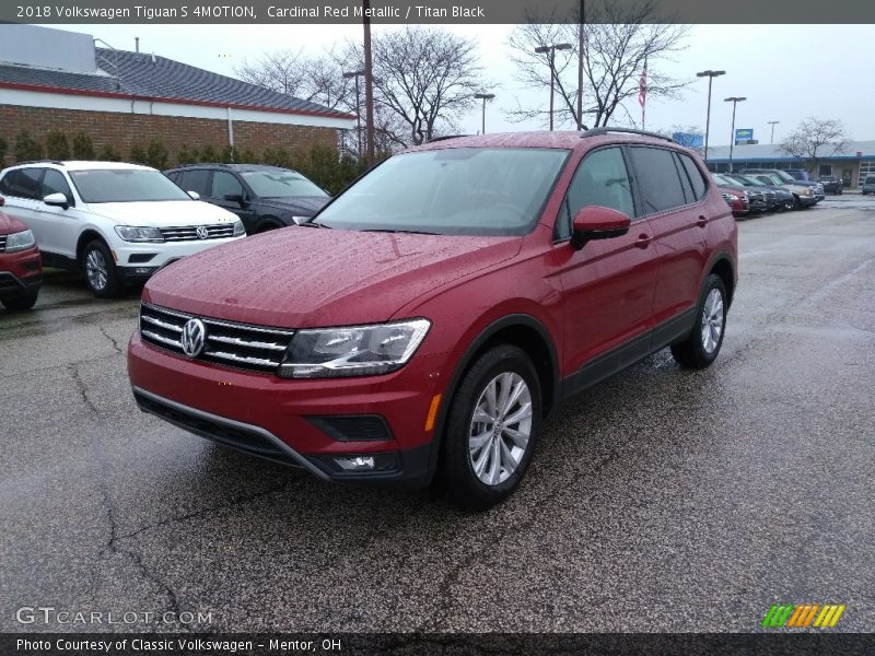 Front 3/4 View of 2018 Tiguan S 4MOTION