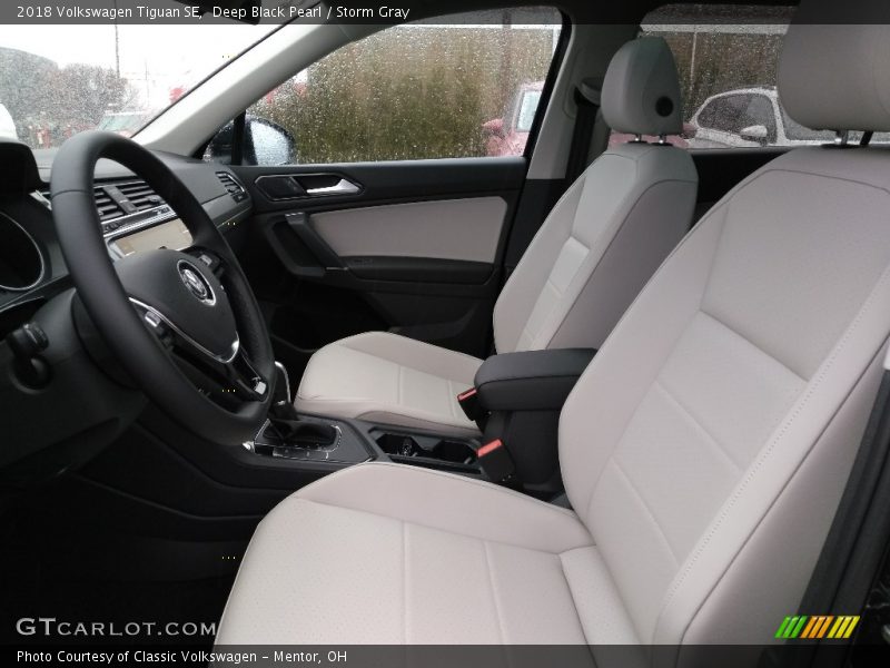 Deep Black Pearl / Storm Gray 2018 Volkswagen Tiguan SE