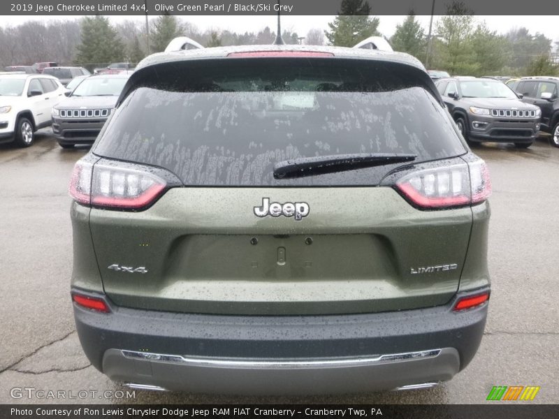 Olive Green Pearl / Black/Ski Grey 2019 Jeep Cherokee Limited 4x4