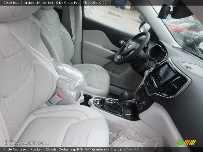 Olive Green Pearl / Black/Ski Grey 2019 Jeep Cherokee Limited 4x4