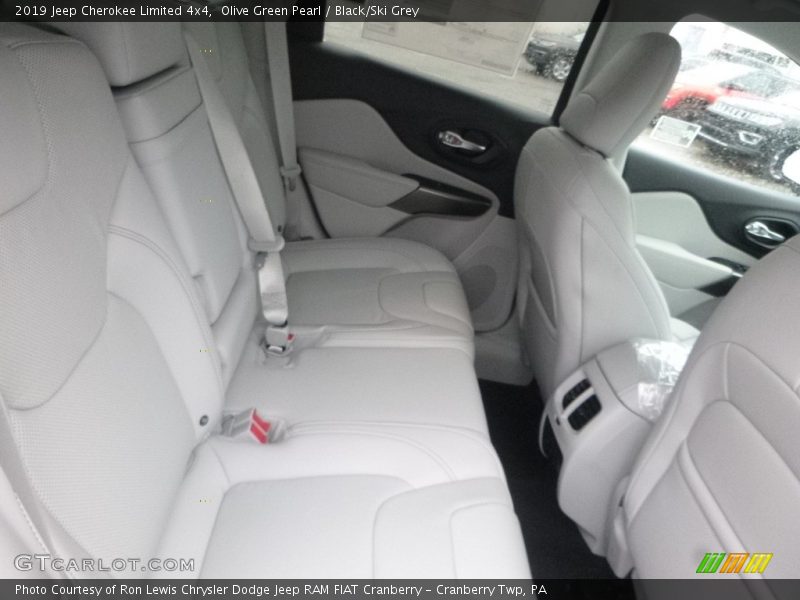 Olive Green Pearl / Black/Ski Grey 2019 Jeep Cherokee Limited 4x4