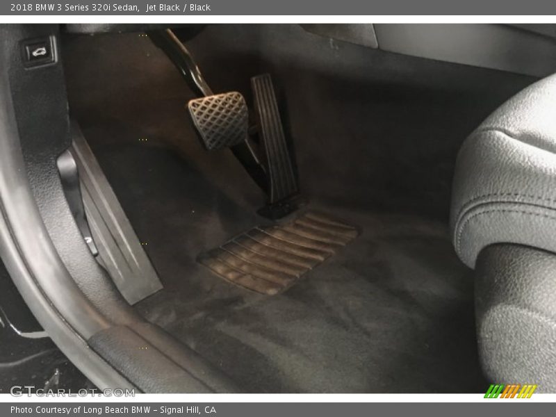 Jet Black / Black 2018 BMW 3 Series 320i Sedan