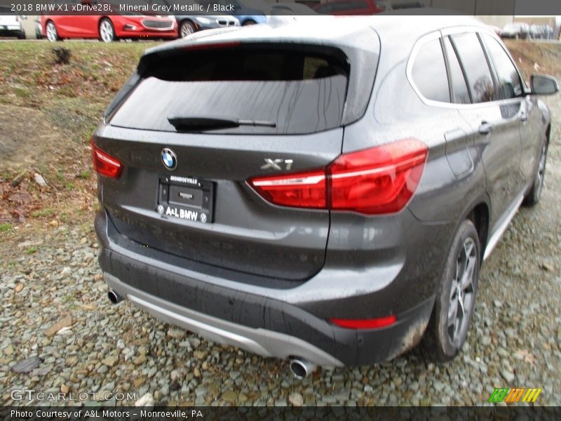 Mineral Grey Metallic / Black 2018 BMW X1 xDrive28i