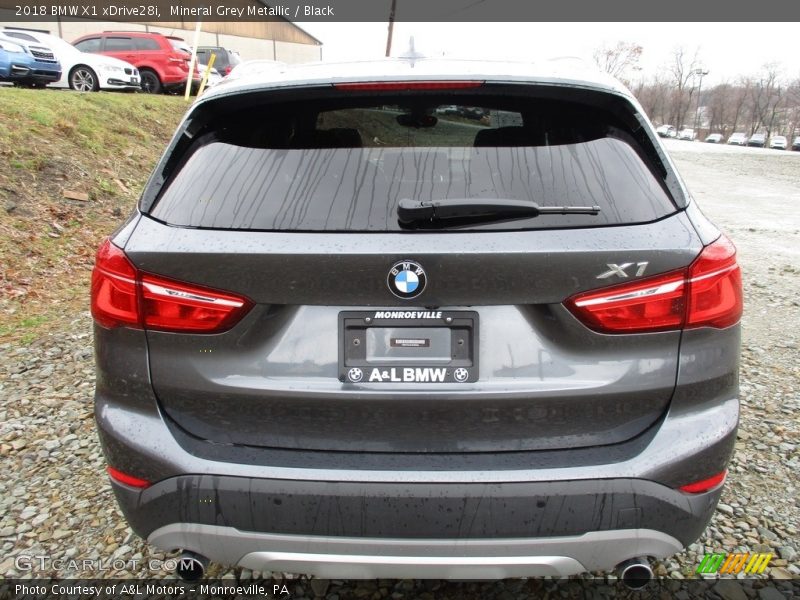Mineral Grey Metallic / Black 2018 BMW X1 xDrive28i