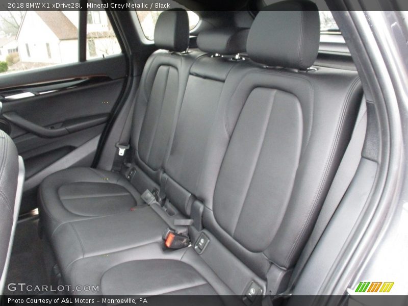 Mineral Grey Metallic / Black 2018 BMW X1 xDrive28i