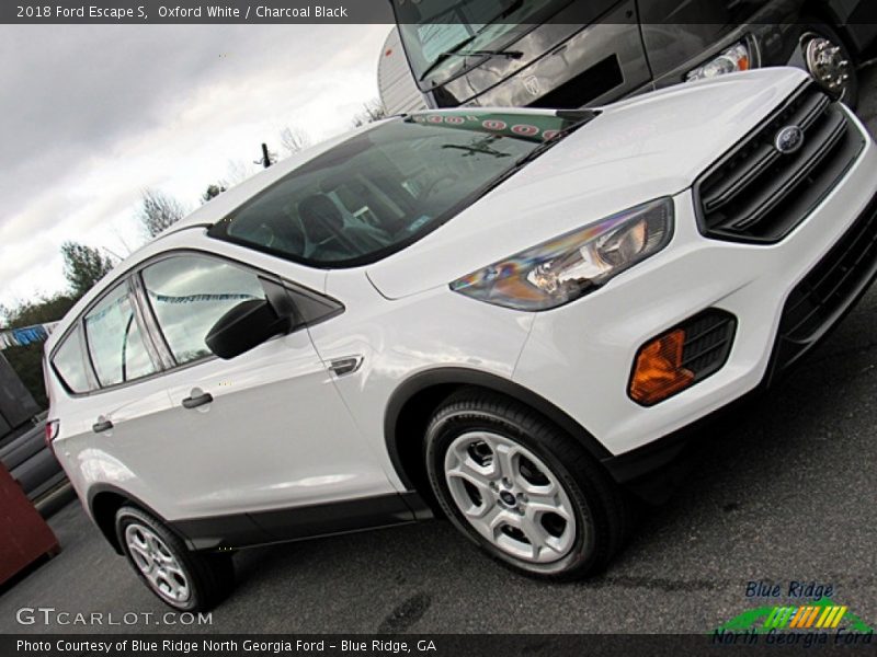 Oxford White / Charcoal Black 2018 Ford Escape S