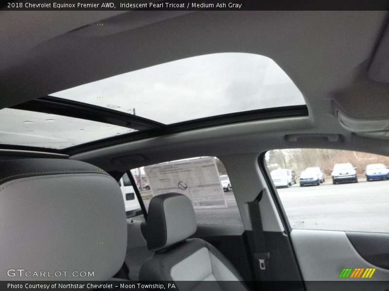 Iridescent Pearl Tricoat / Medium Ash Gray 2018 Chevrolet Equinox Premier AWD