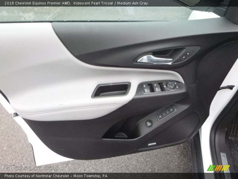 Iridescent Pearl Tricoat / Medium Ash Gray 2018 Chevrolet Equinox Premier AWD