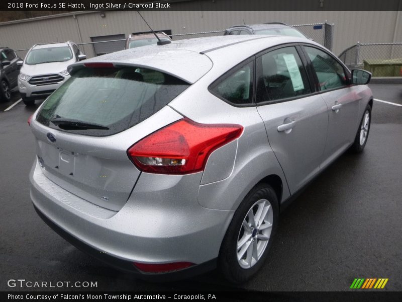 Ingot Silver / Charcoal Black 2018 Ford Focus SE Hatch