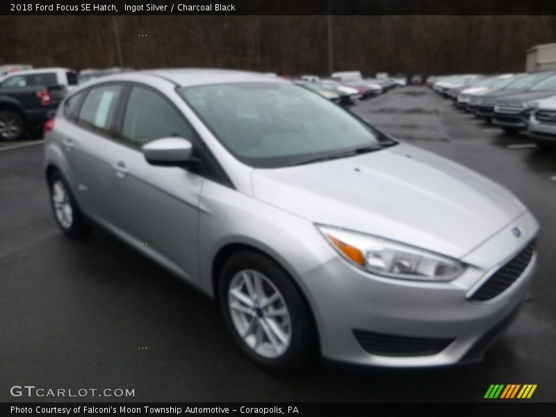 Ingot Silver / Charcoal Black 2018 Ford Focus SE Hatch