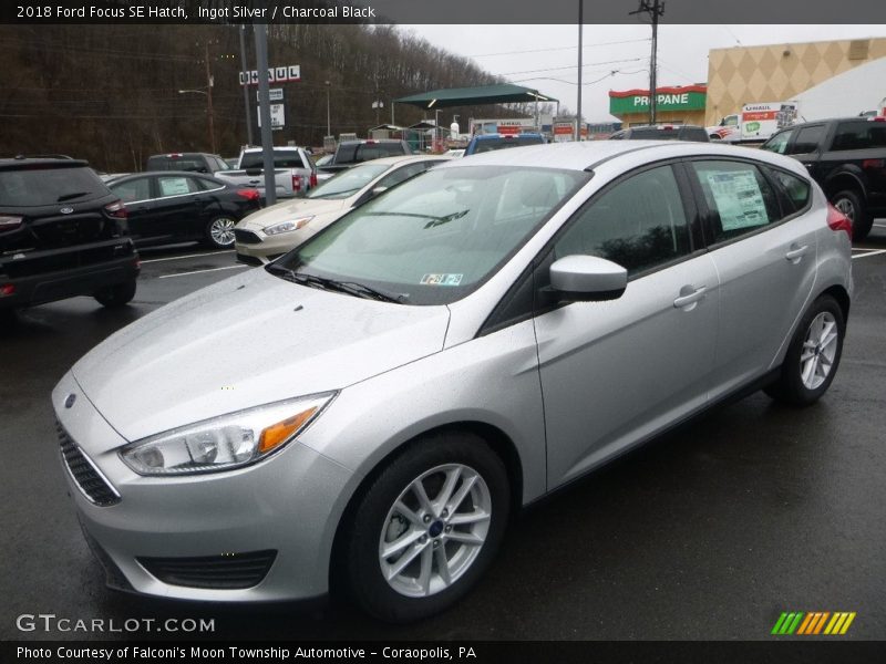 Ingot Silver / Charcoal Black 2018 Ford Focus SE Hatch