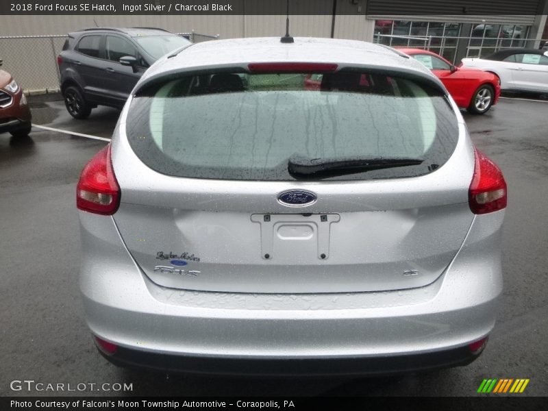 Ingot Silver / Charcoal Black 2018 Ford Focus SE Hatch