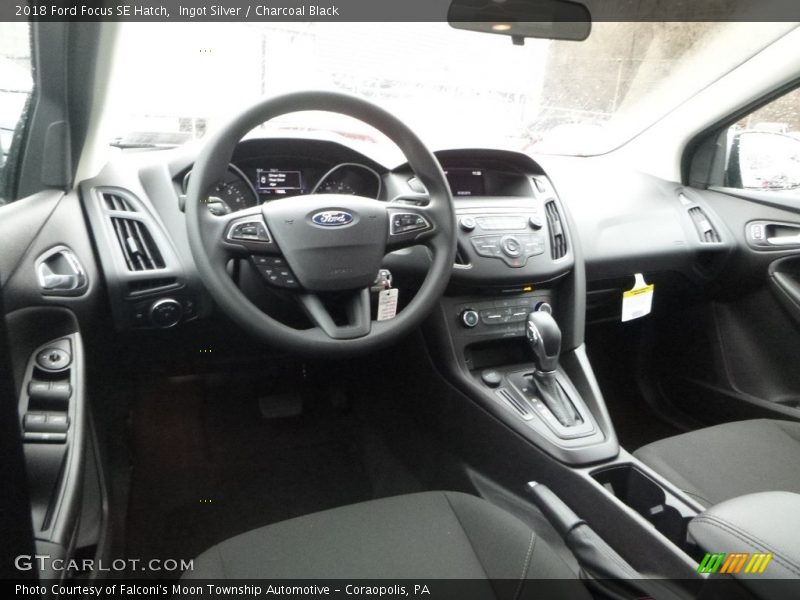 Ingot Silver / Charcoal Black 2018 Ford Focus SE Hatch