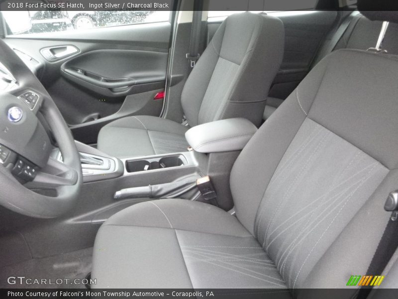 Ingot Silver / Charcoal Black 2018 Ford Focus SE Hatch