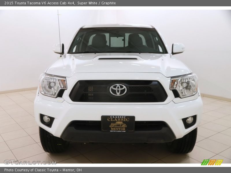 Super White / Graphite 2015 Toyota Tacoma V6 Access Cab 4x4
