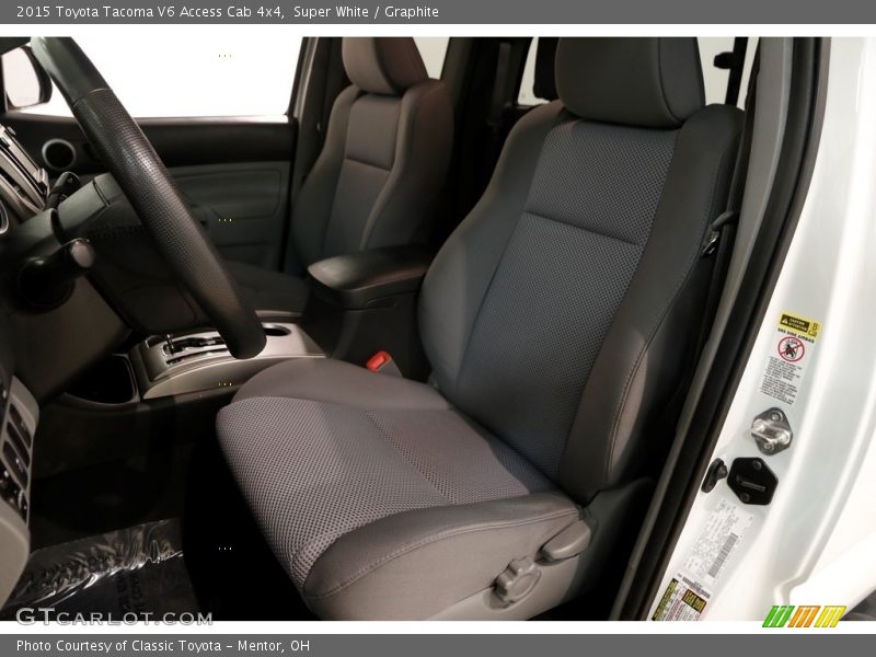 Super White / Graphite 2015 Toyota Tacoma V6 Access Cab 4x4