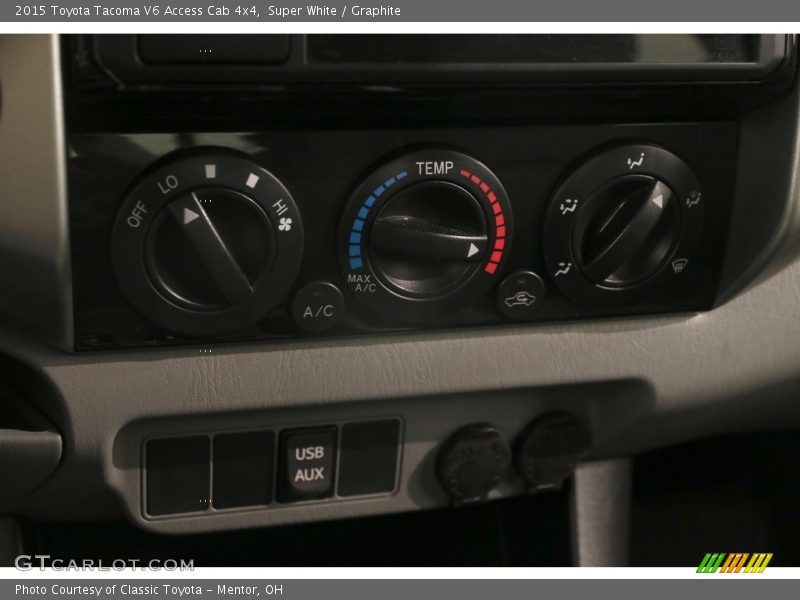 Super White / Graphite 2015 Toyota Tacoma V6 Access Cab 4x4