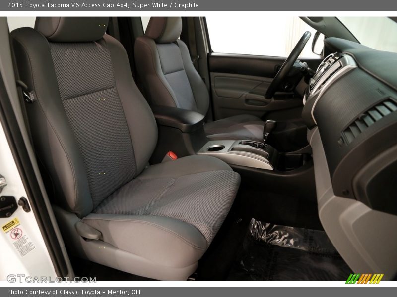 Super White / Graphite 2015 Toyota Tacoma V6 Access Cab 4x4