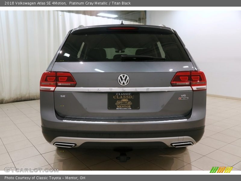 Platinum Gray Metallic / Titan Black 2018 Volkswagen Atlas SE 4Motion