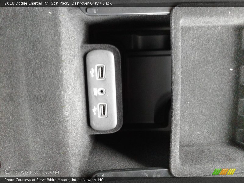 Destroyer Gray / Black 2018 Dodge Charger R/T Scat Pack