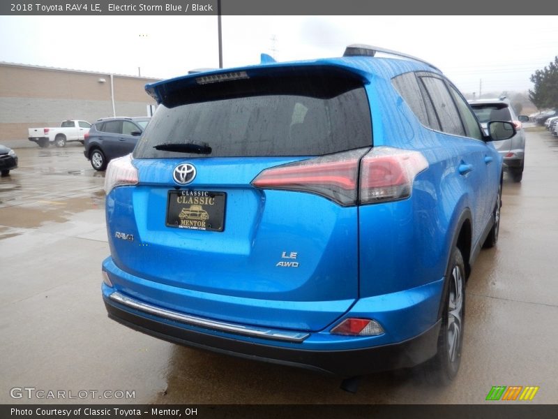 Electric Storm Blue / Black 2018 Toyota RAV4 LE