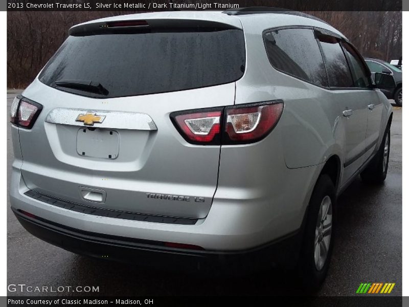 Silver Ice Metallic / Dark Titanium/Light Titanium 2013 Chevrolet Traverse LS
