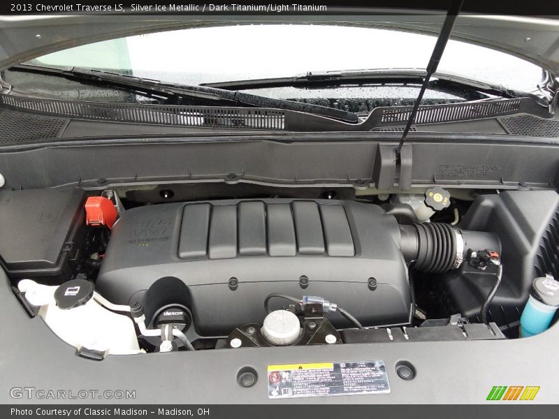Silver Ice Metallic / Dark Titanium/Light Titanium 2013 Chevrolet Traverse LS