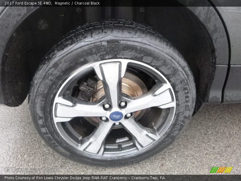 Magnetic / Charcoal Black 2017 Ford Escape SE 4WD