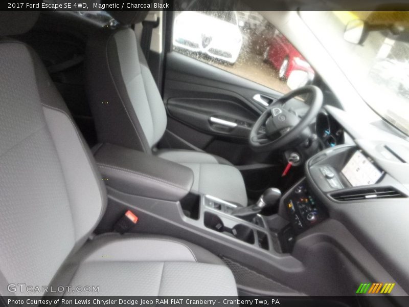 Magnetic / Charcoal Black 2017 Ford Escape SE 4WD