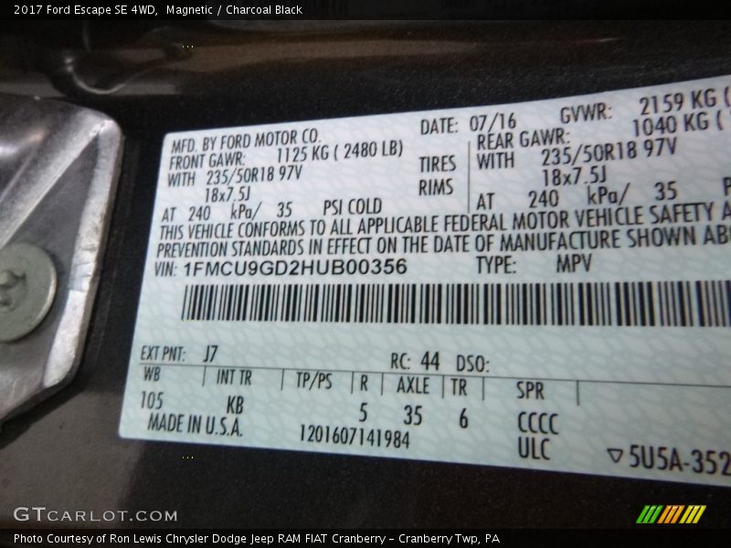 Magnetic / Charcoal Black 2017 Ford Escape SE 4WD