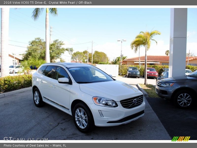 Crystal White Pearl / Off-Black 2016 Volvo XC60 T5 Drive-E