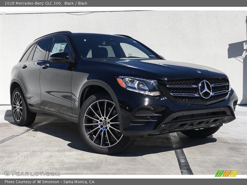 Front 3/4 View of 2018 GLC 300