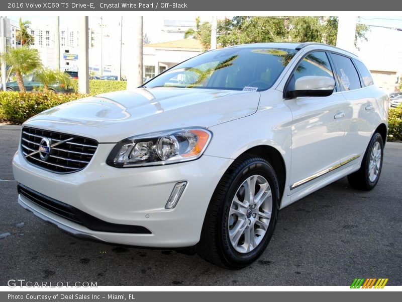 Crystal White Pearl / Off-Black 2016 Volvo XC60 T5 Drive-E