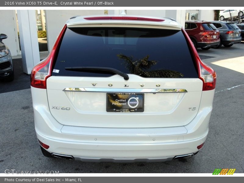 Crystal White Pearl / Off-Black 2016 Volvo XC60 T5 Drive-E