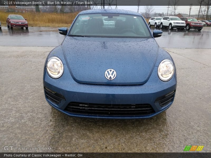 Blue Silk Metallic / Titan Black 2018 Volkswagen Beetle S