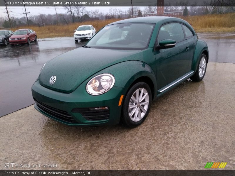 Bottle Green Metallic / Titan Black 2018 Volkswagen Beetle S